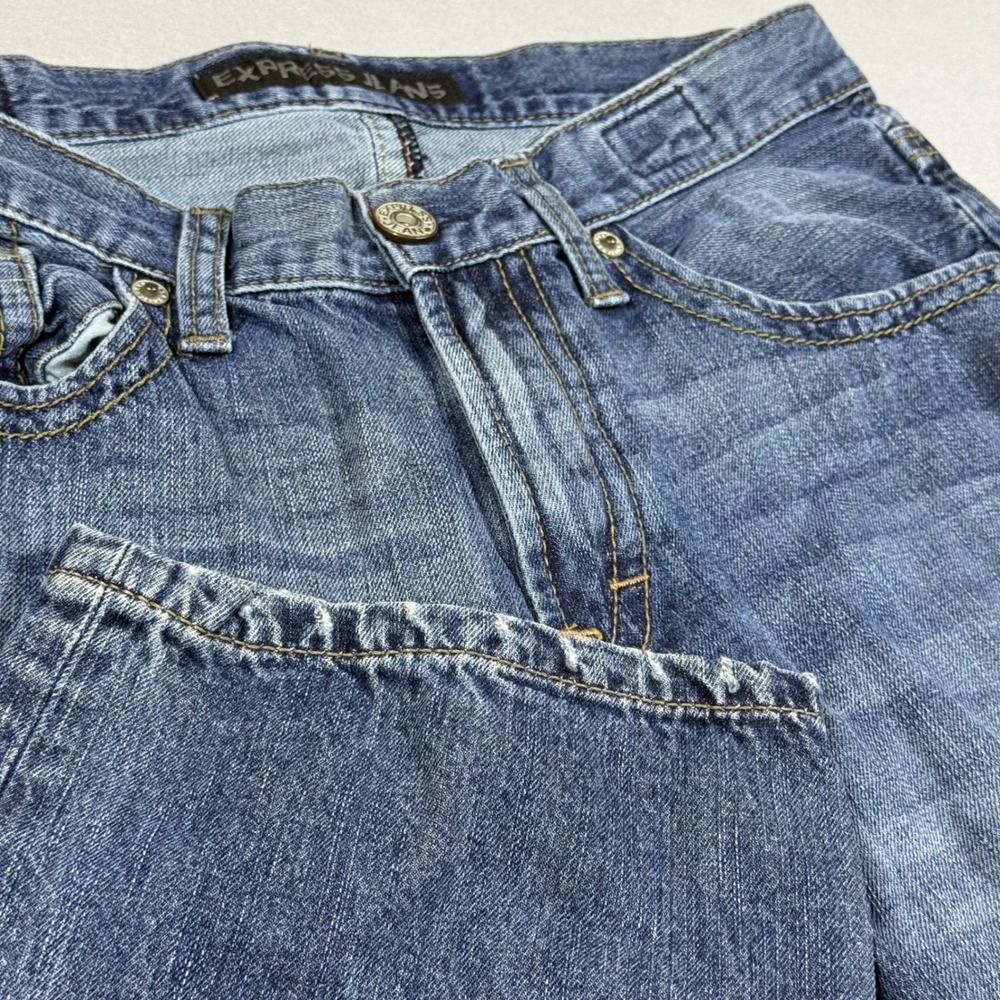 Express Jeans Mens 32x30 Medium Wash Straight Leg Blue Cotton Denim Pants